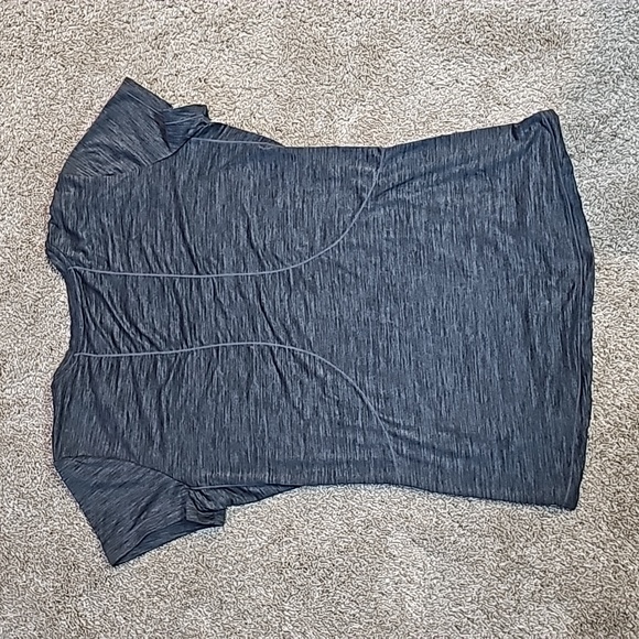 REEBOK Short sleeved athletic top - Picture 4 of 6